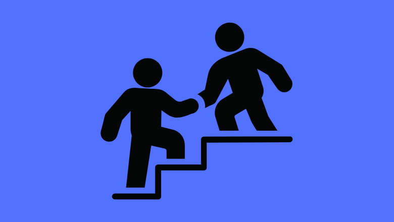 How can a software engineering manager develop their leadership skills